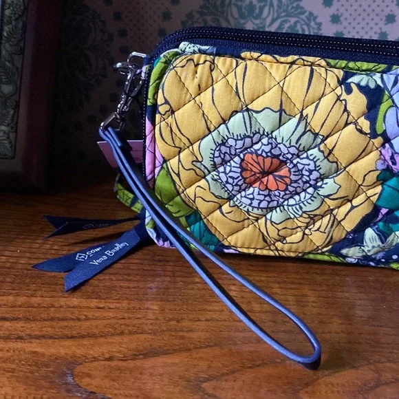 πHPπ NWT Vera Bradley RFID All in One Crossbody: Bloom Boom - Picture 12 of 14